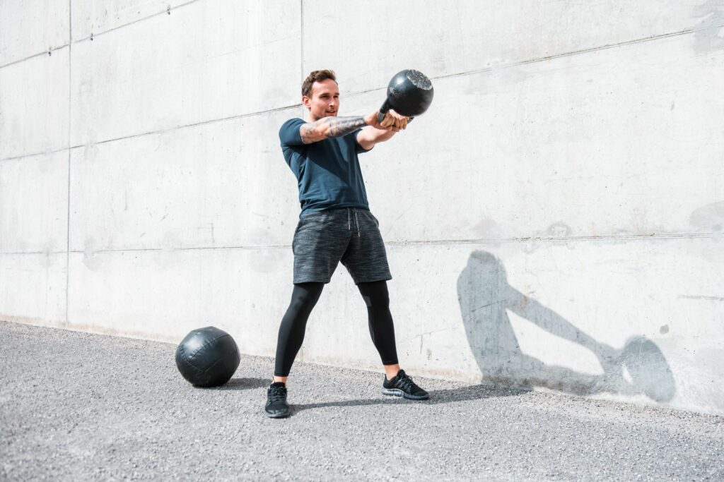 Kettlebell swing 2